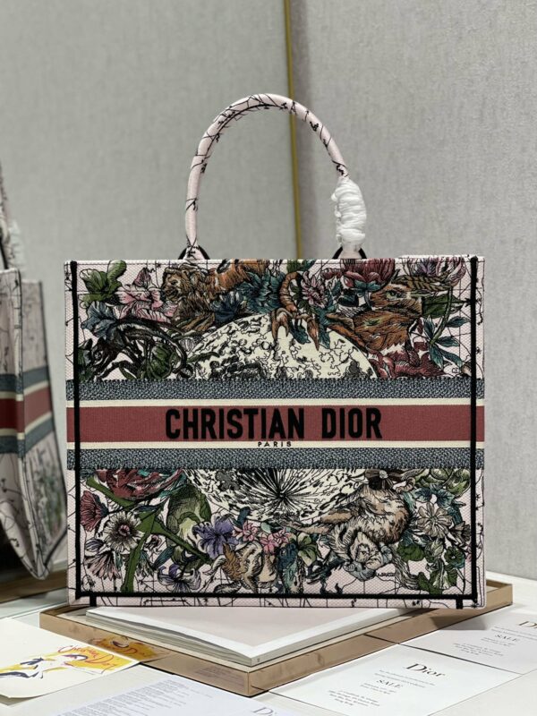 Dior Book Tote Bag Large Ecru Multicolor Dior Jardin DHiver Embroidery    Shop giày Swagger