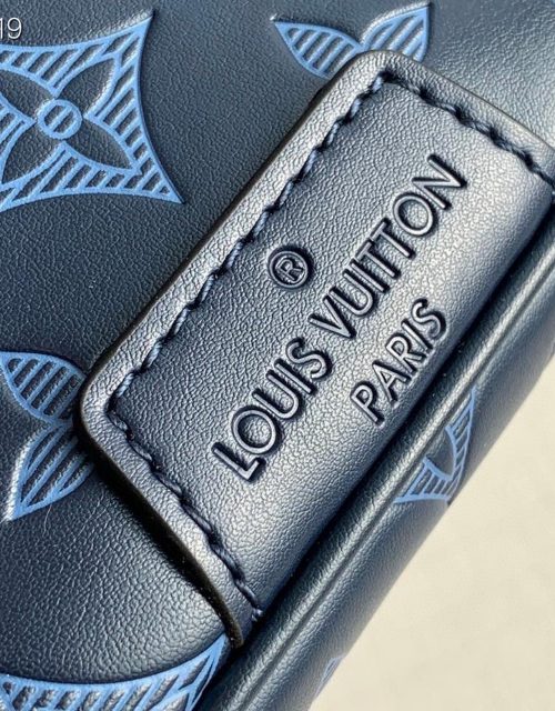 Louis Vuitton Discovery Bumbag PM Monogram Blue For Men, Men's