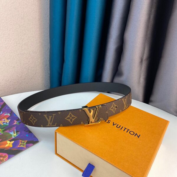Louis Vuitton LV Iconic Reversible Belt Monogram Canvas, LV Women Belt  M0557V in 2023