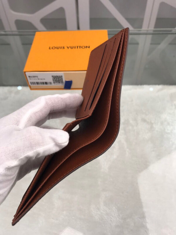 Shop Louis Vuitton Multiple wallet (M60895) by treatmyself