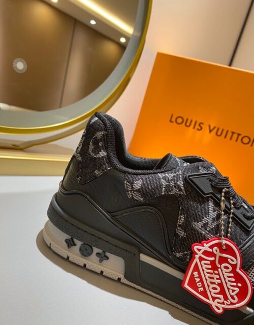 Louis Vuitton Trainer Sneaker Black Nigo/Virgil Abloh For Men LV 1A9JBL in  2023