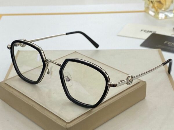 Fendi Baguette Sunglasses - JutinBie Luxury Store