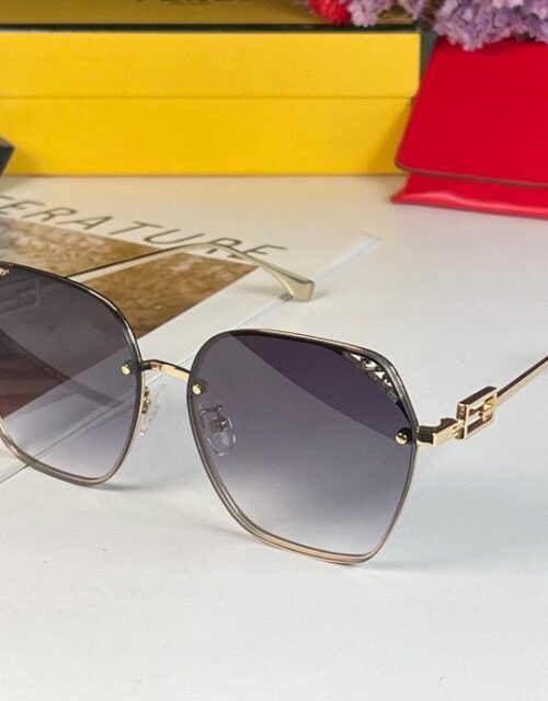 Fendi Baguette Sunglasses - JutinBie Luxury Store
