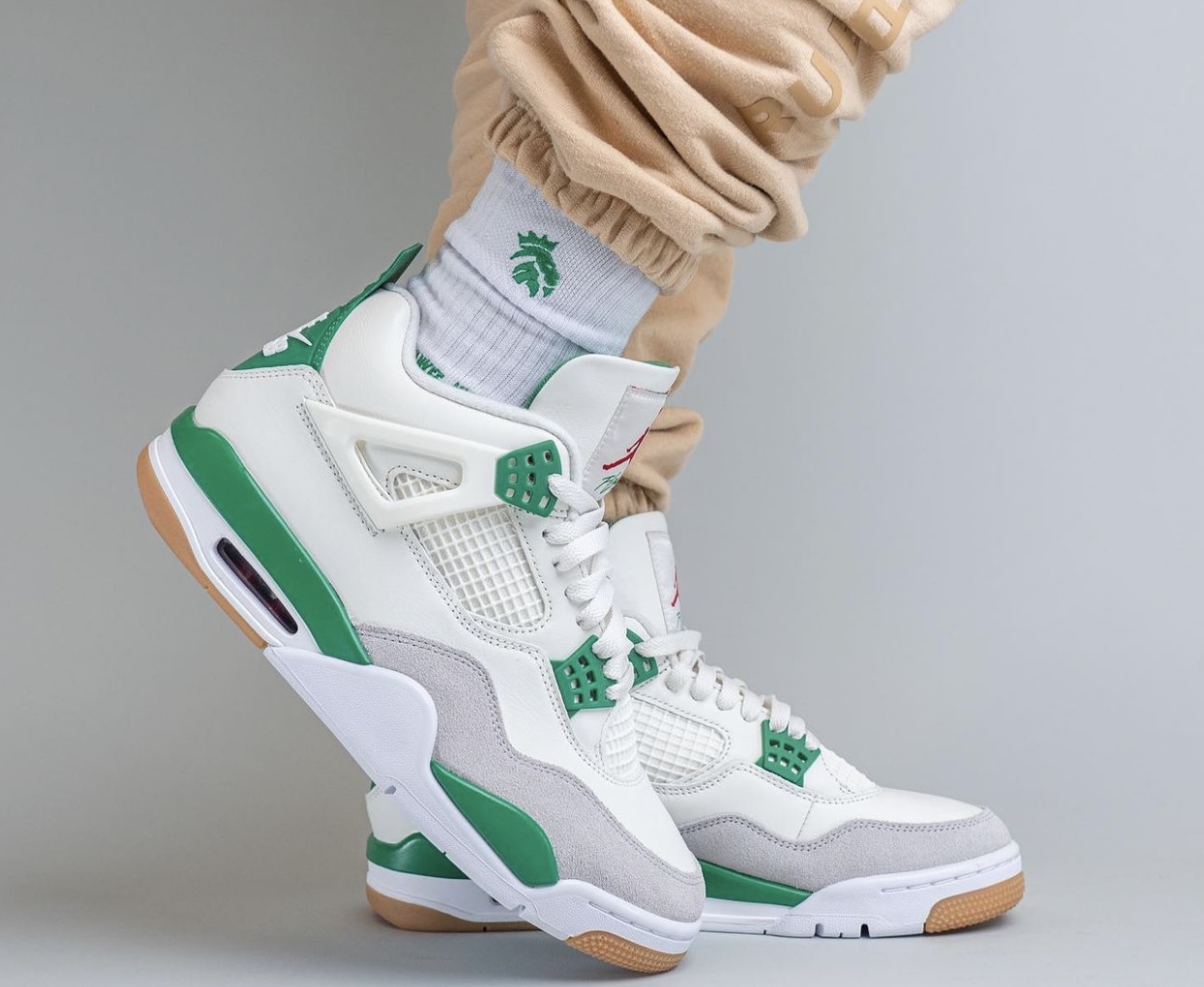 Replica Nike SB x Air Jordan 4 SP 'Pine Green' - JutinBie Lux